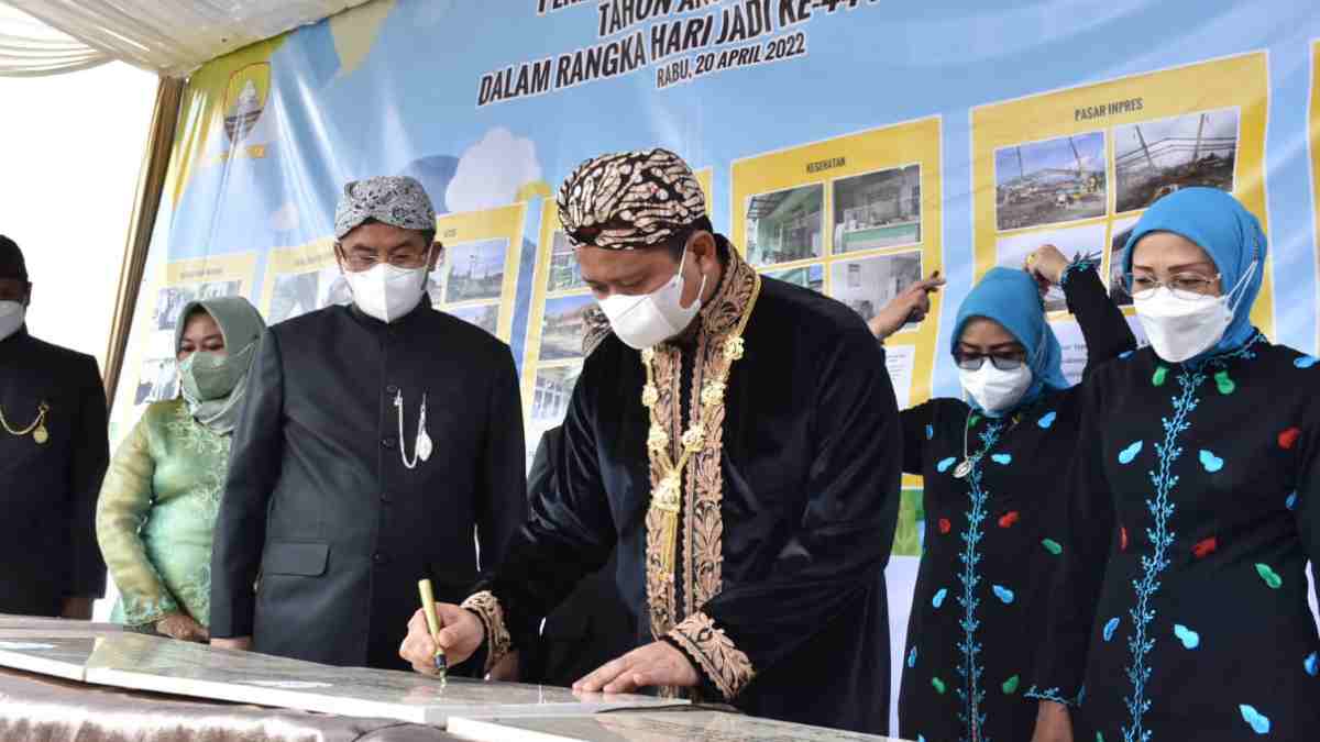 Bupati Sumedang Resmikan Ratusan Paket Pekerjaan Pembangunan