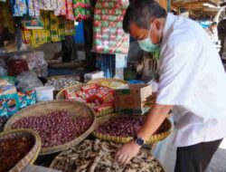 Cek Ketersediaan Pangan di Pasar Guntur Ciawitali, Bupati Garut: Harga Migor Curah Turun