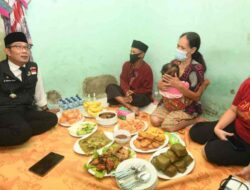 Kicauan Burung Lovebird Warnai Buka Puasa Ridwan Kamil di Rumah Warga Bandung