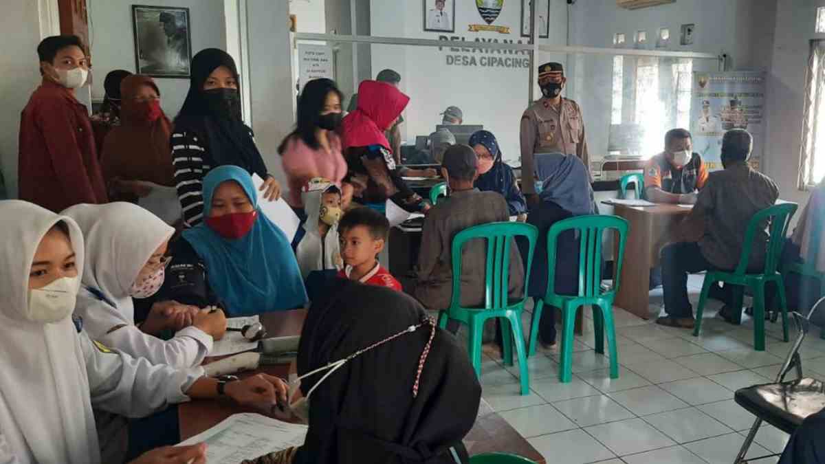 Polsek Jatinangor Monitoring Penyaluran BLT Migor dan BPNT Tahap 1