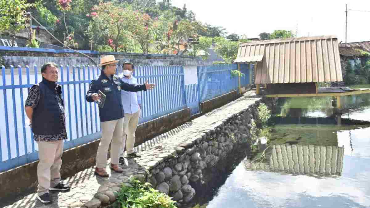 Ridwan Kamil Nostalgia di Cipanteneun Sumedang