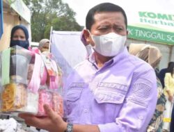 Sukron, Bazar Murah untuk Warga Sumedang