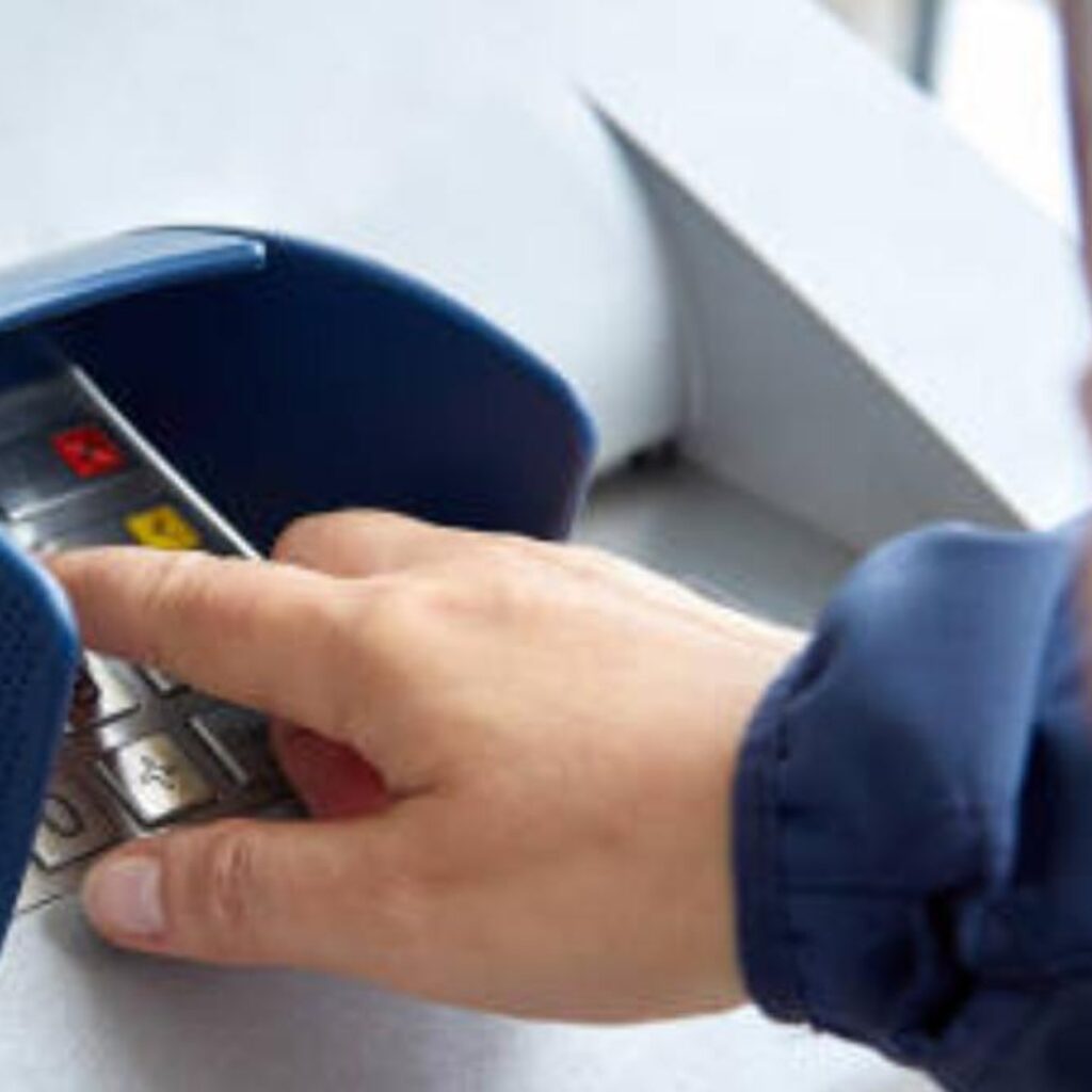 Waspadai Kejahatan Skimming via ATM, Berikut Tips Menghindarinya