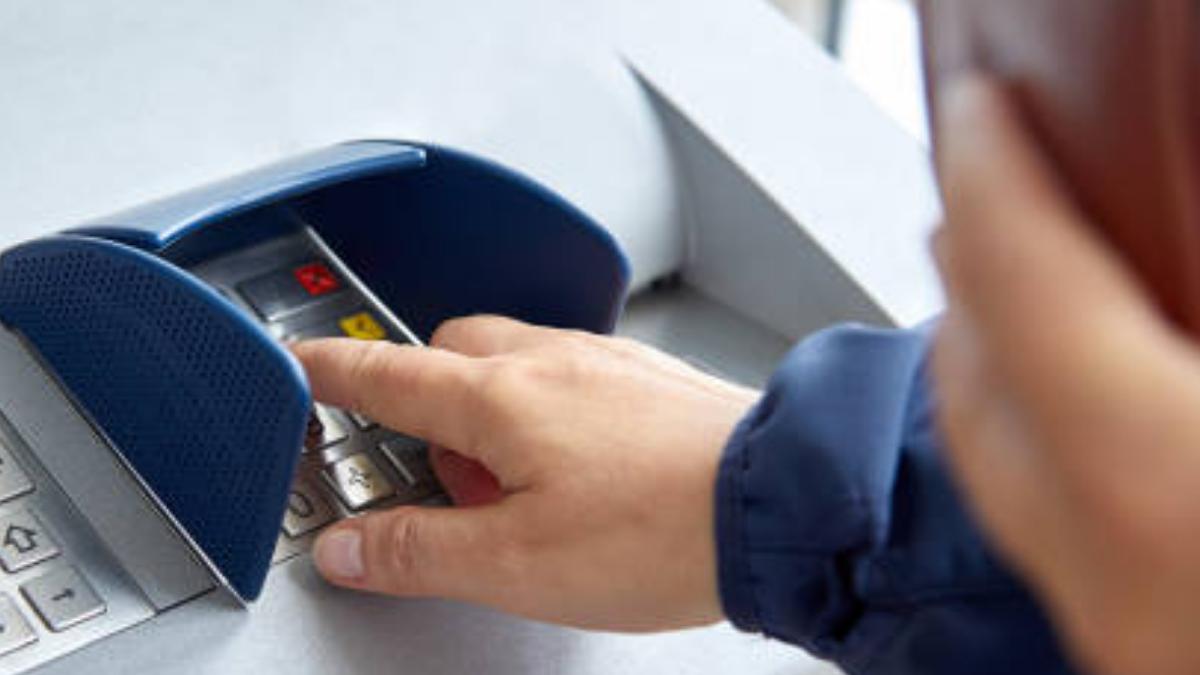 Waspadai Kejahatan Skimming via ATM, Berikut Tips Menghindarinya