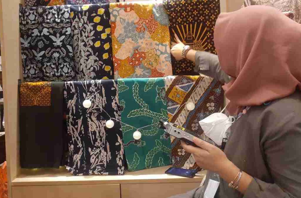 Dekranasda Sumedang Tampilkan Batik Kasumedangan pada KKJ dan PKJB 2022