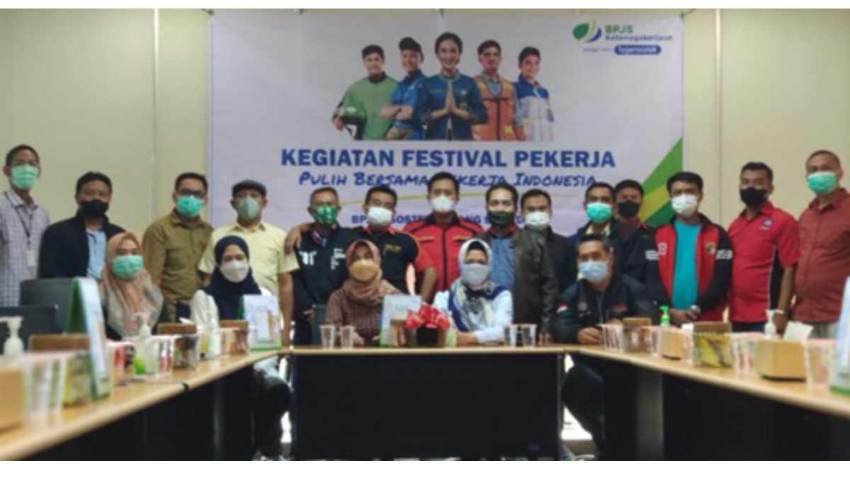 Peringari MayDay 2022, BPJS Ketenagakerjaan Bagikan Bantuan 15.000 Sembako