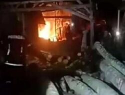 Percikan Listrik Sambar Mesin, Pabrik Kayu di Pamulihan Sumedang Terbakar