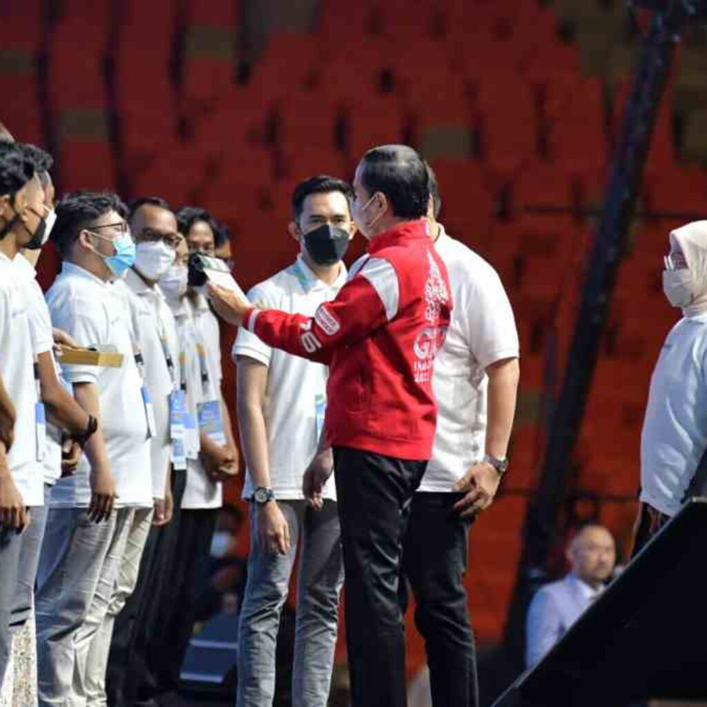 Temu Raya Alumni Program Kartu Prakerja, Ridwan Kamil Dampingi Presiden Jokowi