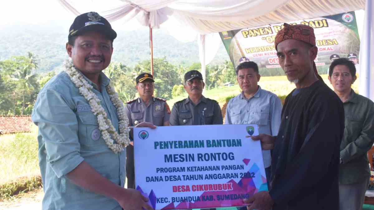 Desa Cikurubuk Sumedang Jadi Role Model Budi Daya Padi Organik