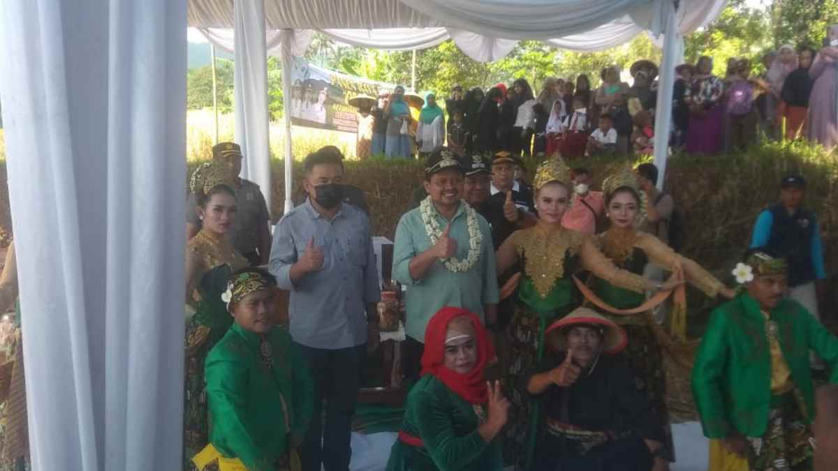 Panen Raya Padi Organik di Cikurubuk Buahdua, Bupati Sumedang Beri Atensi Khusus