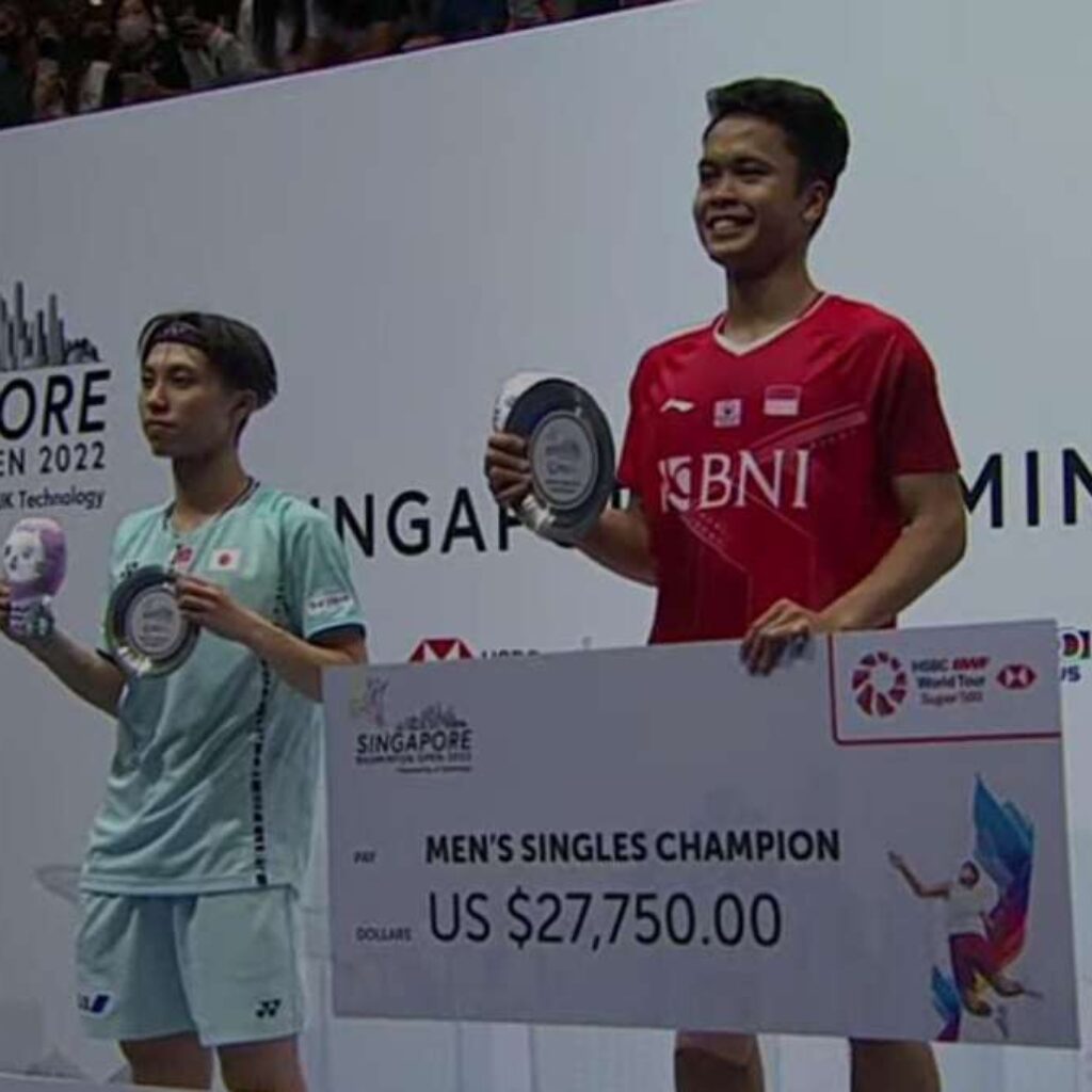 Senyum Anthony Sinisuka Ginting Kembali Merekah Setelah Juara Singapore Open 2022