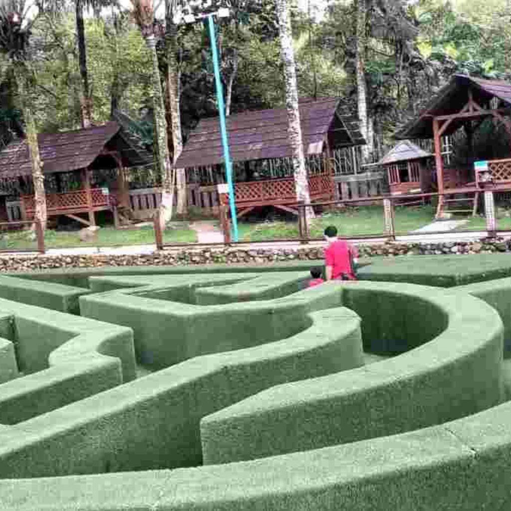 Taman Wisata Karang Resik Tasikmalaya, Seperti Menjelajahi Negara Lain