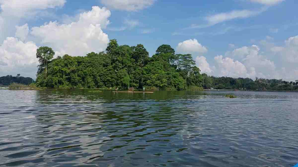 Wisata Situ Gede Tasikmalaya, Mitos Orang Sumedang Dilarang ke Sini
