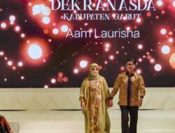 Dekranasda Kenalkan Tenun Khas Garut di Ajang Fashionality Modest Mode 2022