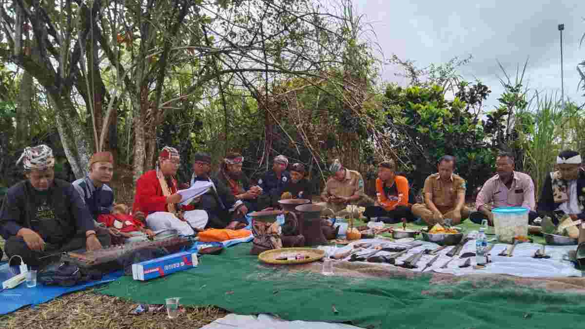 Komunitas Adat dan Budaya Pangandaran Gelar Tradisi Maca Sajarah Kacijulangan