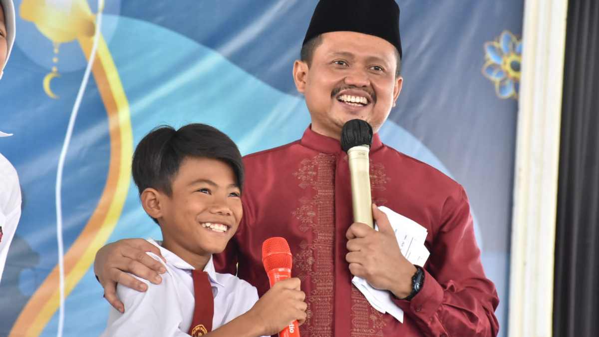 Ratusan Anak Yatim di Gedung Negara Sumedang