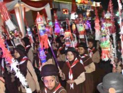 Semarak Pawai Lampion di Sumedang