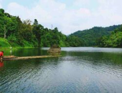 Objek Wisata Situ Denuh, Keindahan Danau Atas Bukit