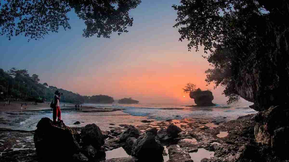 Pemkab Pangandaran Akan Tarik Pengelolaan Pantai Madasari