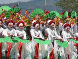 Upacara HSN di Sumedang, Wagub Jabar Ingatkan 3 Peran Santri