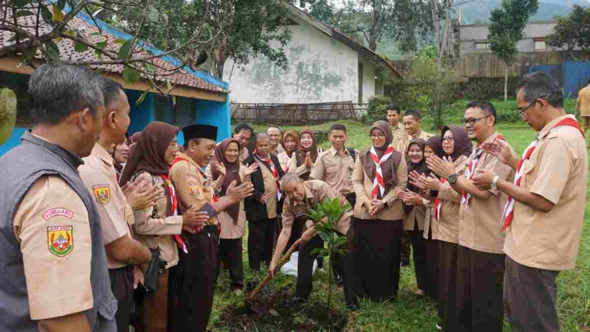 Hadapi Global Warming, KCD Pendidikan VIII Jabar Hadirkan Pabrik Oksigen di Ratusan Sekolah