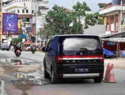 Jalan Rusak di Kawasan Wisata Pangandaran Ganggu Kenyamanan Pengendara