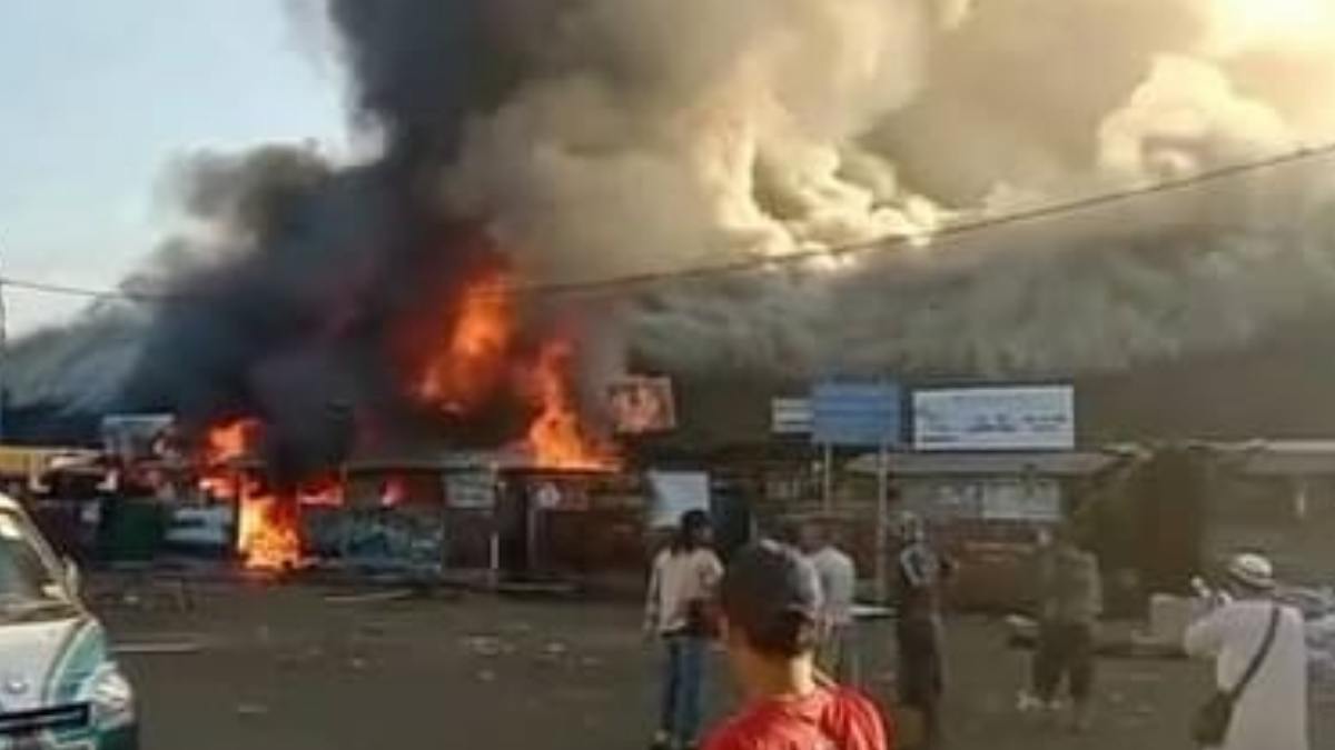 Pasar Ciawi Tasikmalaya Terbakar Hebat