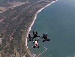 Formation Skydiving, Tim Terjun Payung asal Pangandaran Optimis Raih Medali Emas