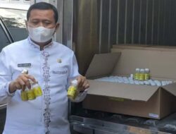 Agro Jabar Salurkan 2000 Botol Vitamin C untuk Warga Sumedang