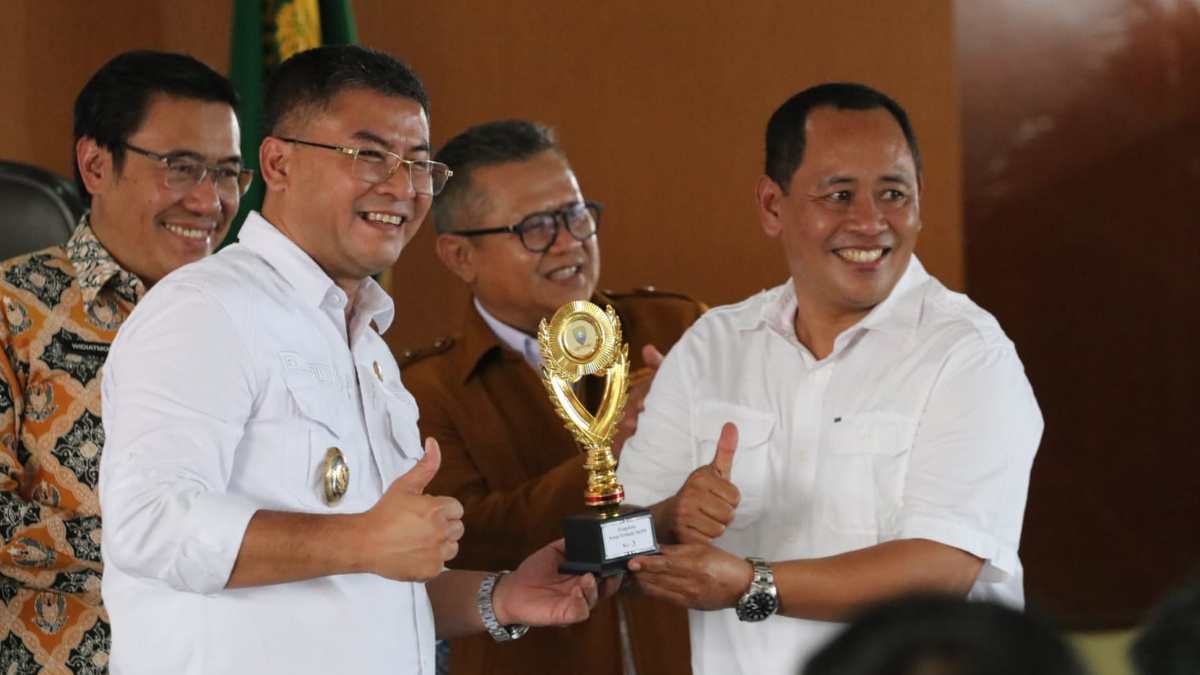 Pengelola Arsip Perangkat Daerah di Sumedang Dikukuhkan