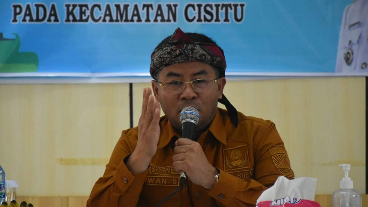 Wabup Sumedang Berikan Arahan kepada Aparat Kecamatan dan Desa di Cisitu