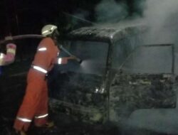 Angkot di Ujungjaya Sumedang Terbakar Hebat, Sopir Luka Bakar