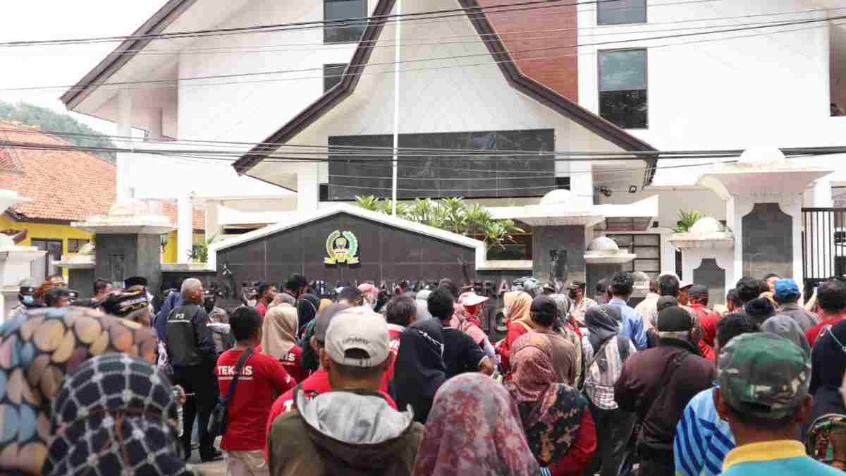 Guru Honorer di Sumedang Unjuk Rasa, Ini Tuntutannya