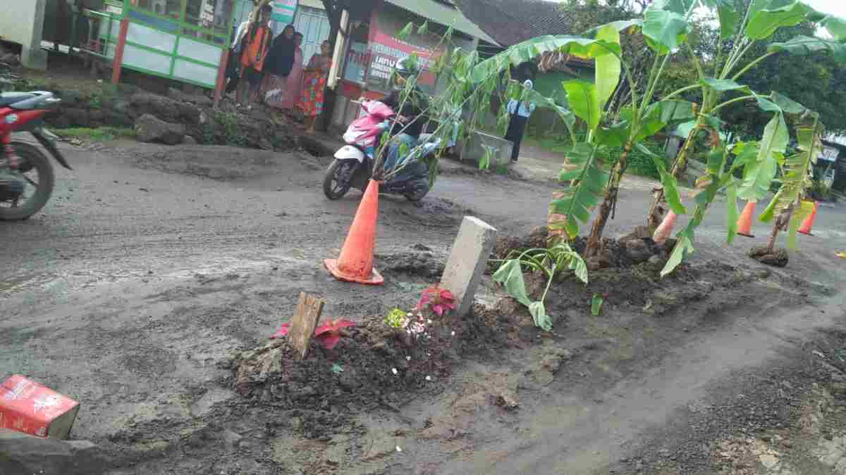 Jalan Legok Conggeang Rusak hingga Makan Korban, Ada Aturan Hukumnya