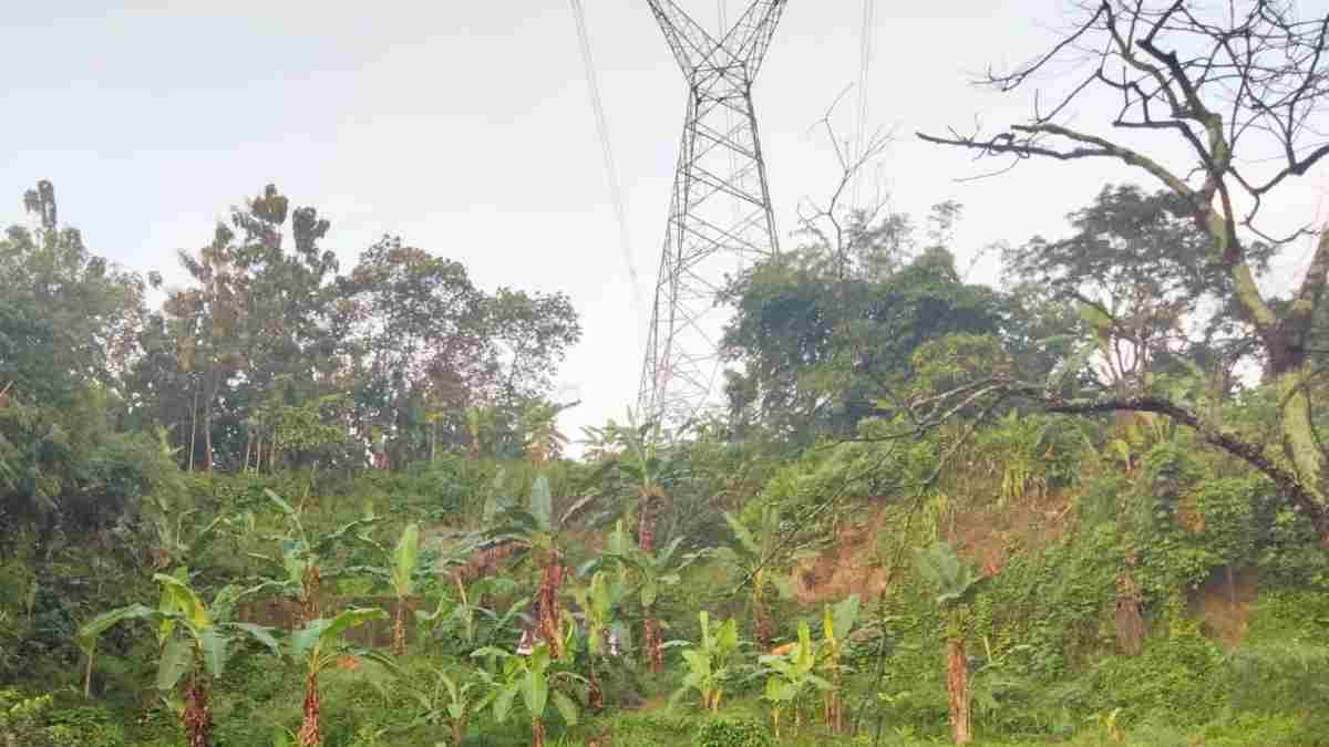 Menara SUTET Tergerus Longsor, Warga Paseh Sumedang Resah