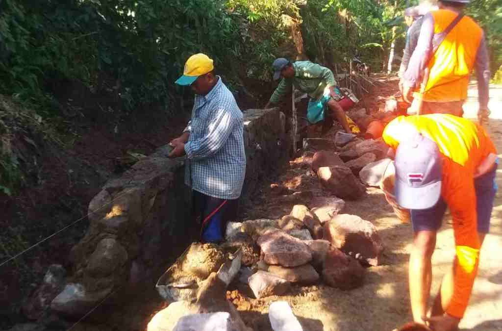 Dana Desa Cair, Pemdes di Buahdua Sumedang Gencarkan Pembangunan