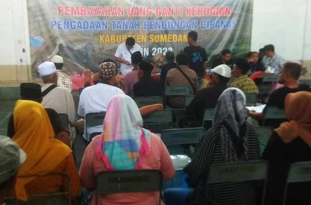 Akhirnya, Warga Terdampak Bendungan Cipanas di Sumedang Terima Ganti Rugi