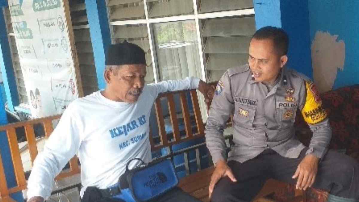 Bhabinkamtibmas Polsek Surian Sumedang Sambangi Warga dengan Pendekatan yang Unik dan Berbeda