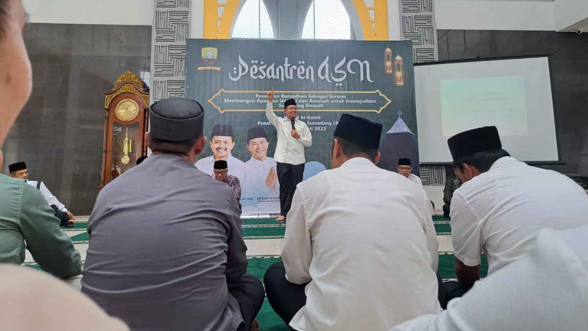 Bupati Sumedang Anjurkan Makan Kurma Saat Berbuka