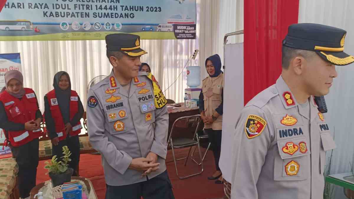 Kabid Humas Polda Jabar Tinjau Pos Terpadu Ops Ketupat Lodaya 2023 di Sumedang