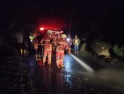 Longsor Timpa Jalan di Buahdua Sumedang, Warga Khawatir Terus Berulang