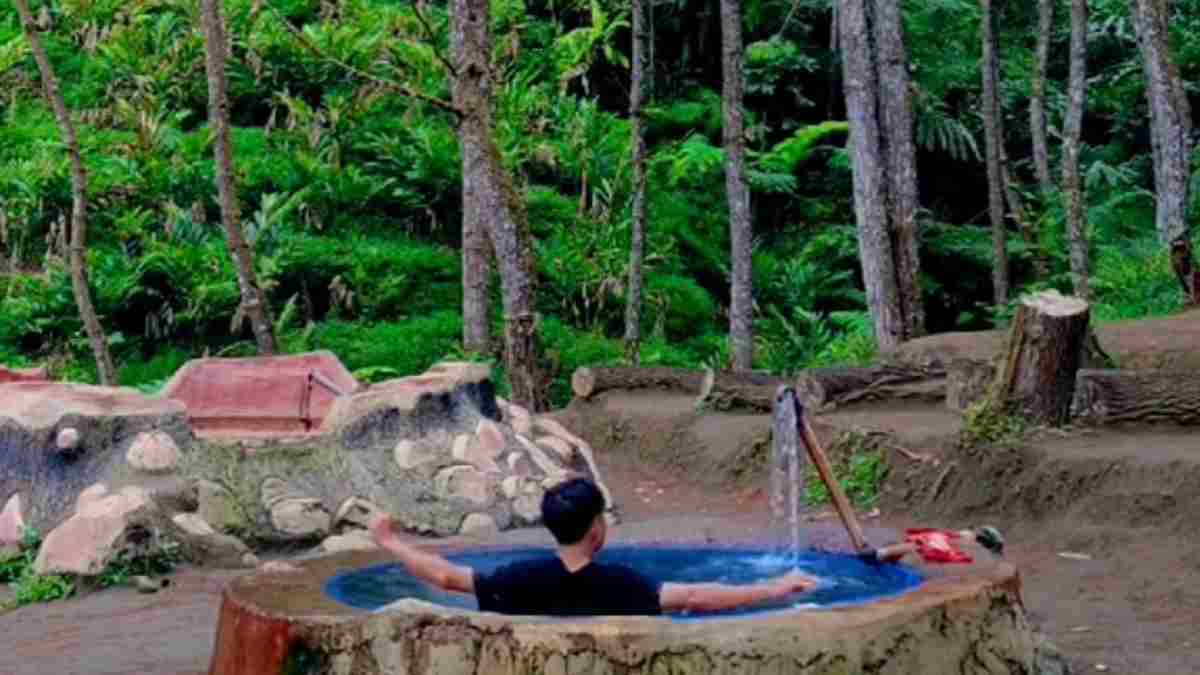 Arga Hot Springs Tasikmalaya, Berendam Air Panas di Tengah