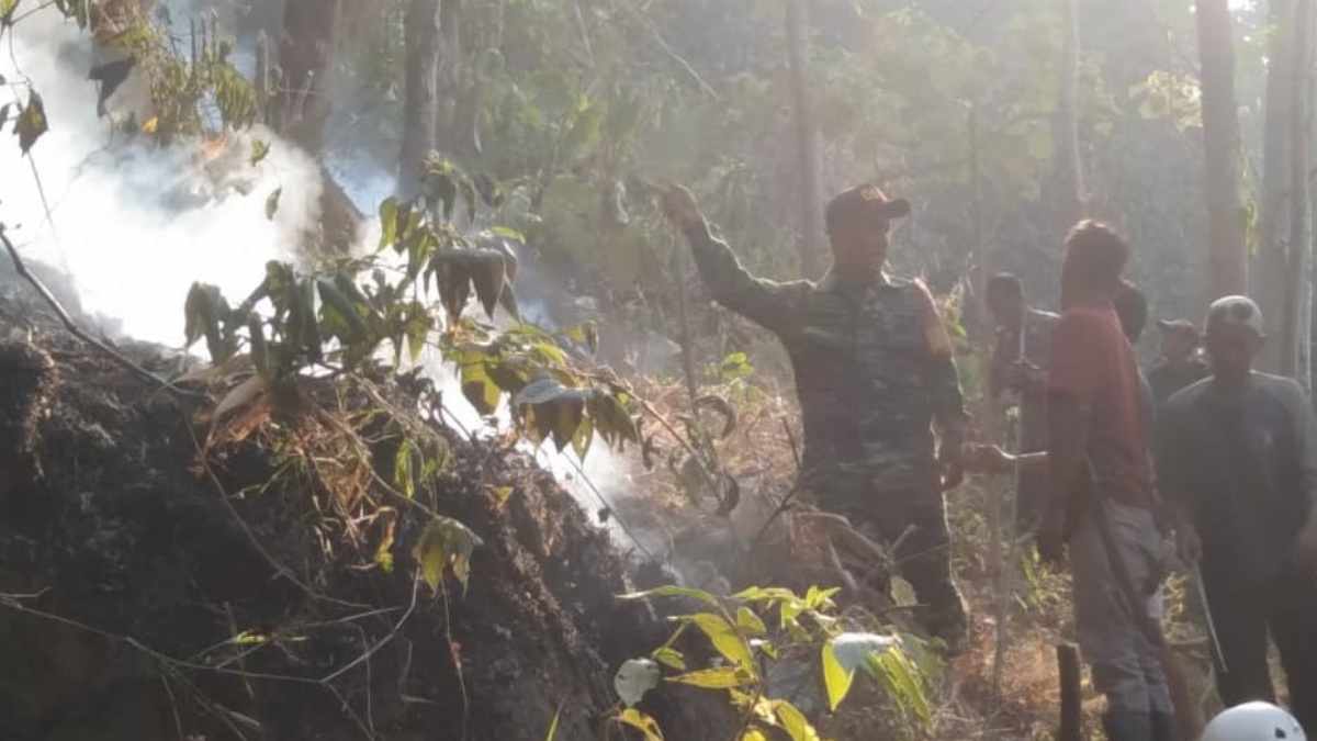 Lahan di Kaki Gunung Tampomas Sumedang Terbakar