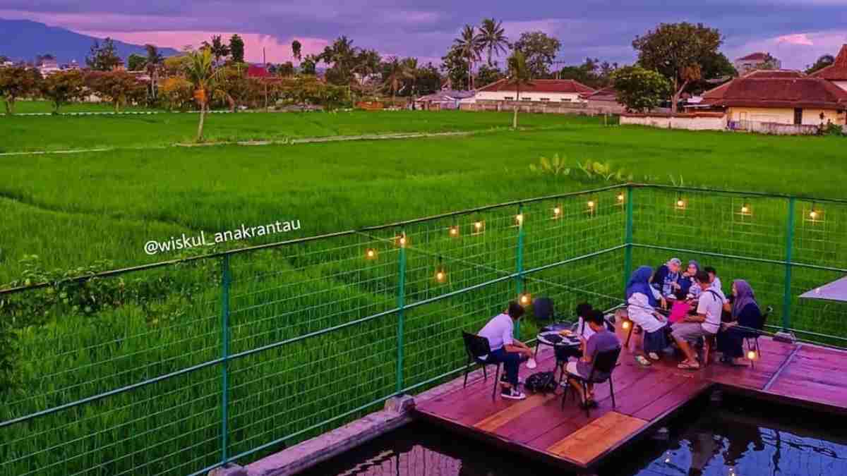 Roemah Kemuning Tasikmalaya, Kulineran Sensasi Alam di Taman
