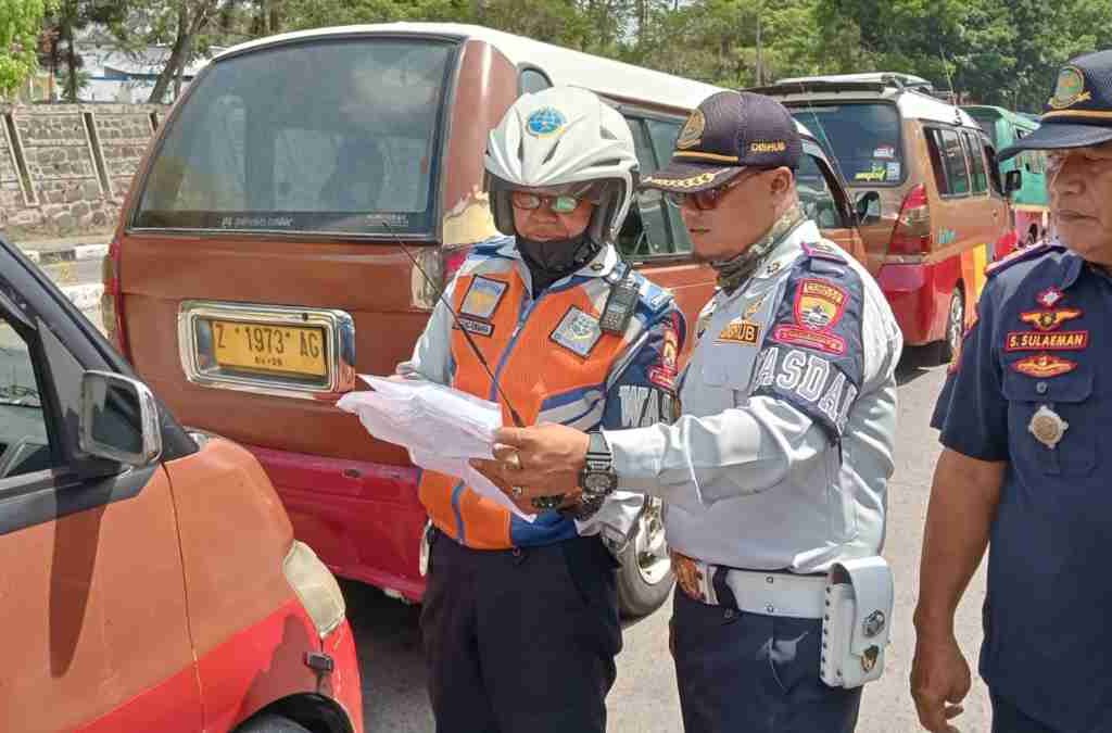 Dishub Sumedang Razia Angkutan Umum di Jatinangor