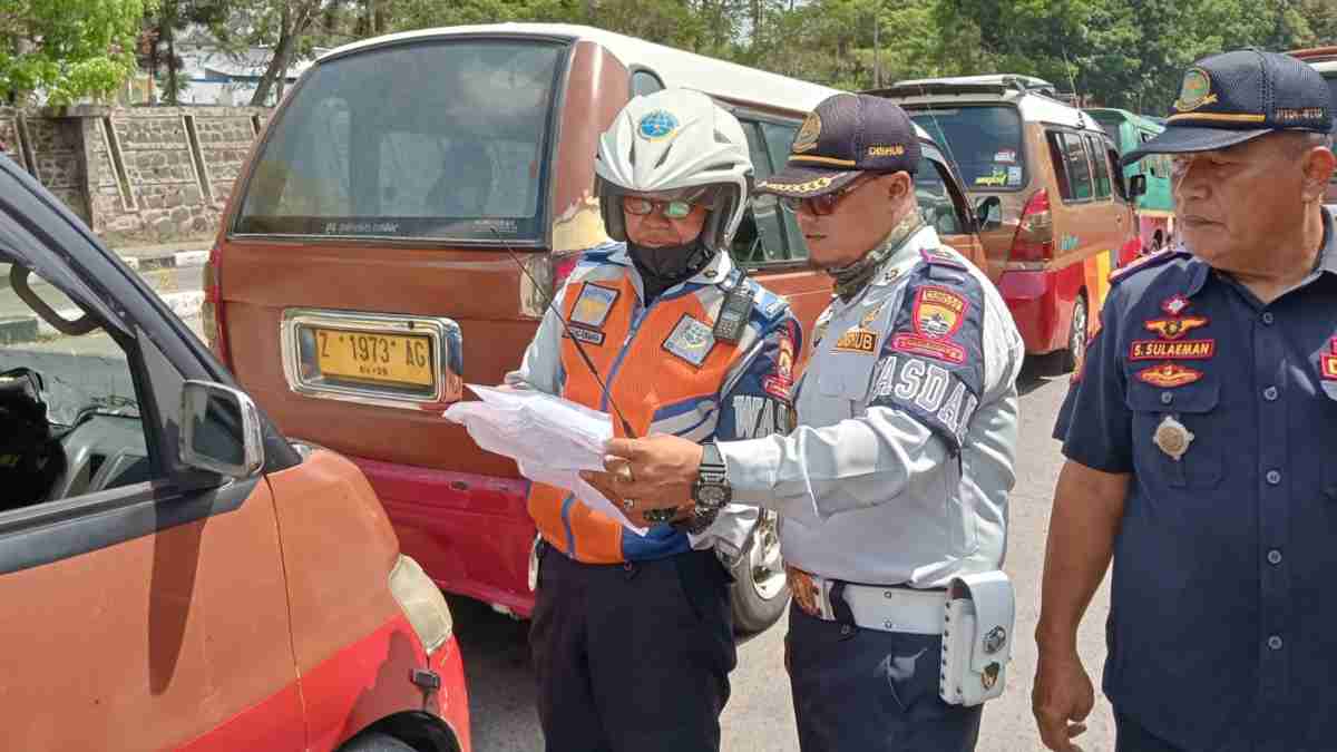 Dishub Sumedang Razia Angkutan Umum di Jatinangor