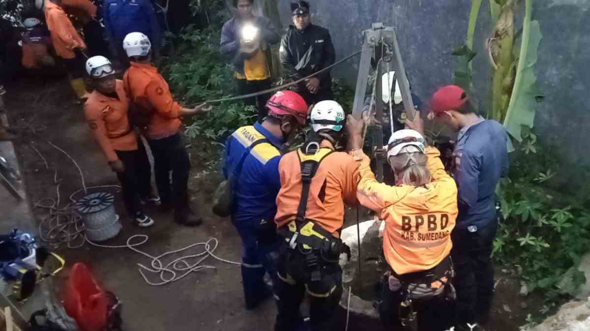 ODGJ di Sumedang Loncat ke Dalam Sumur Sedalam 15 Meter