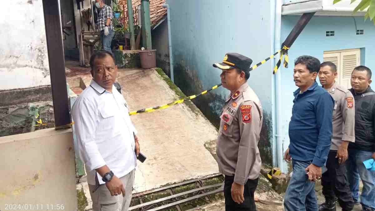 Pria di Sumedang Bacok Mantan Istri dan Nyaris Bunuh Diri