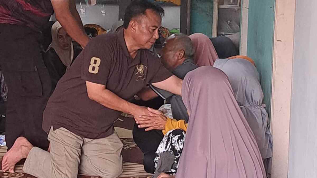 Pj Bupati Sumedang Datangi Rumah Duka Anggota KPPS yang Meninggal