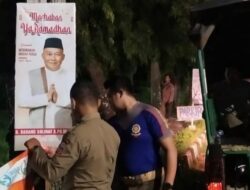 Alat Peraga Sosialisasi Bakal Calon Bupati Pangandaran Ditertibkan Satpol PP